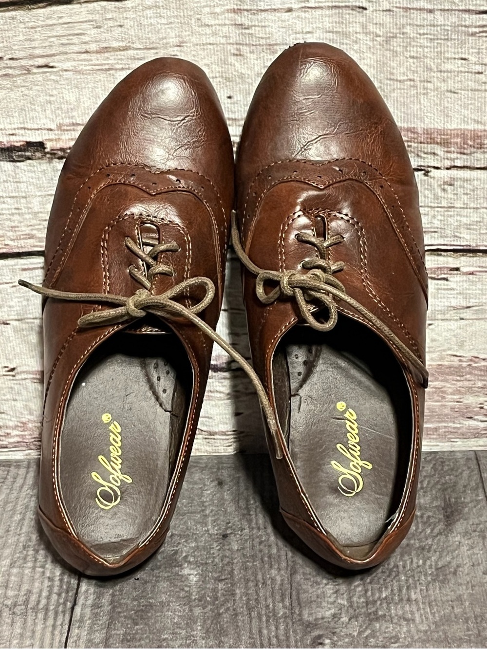 Sofwear women’s Oxford Shoes with baroque detailing